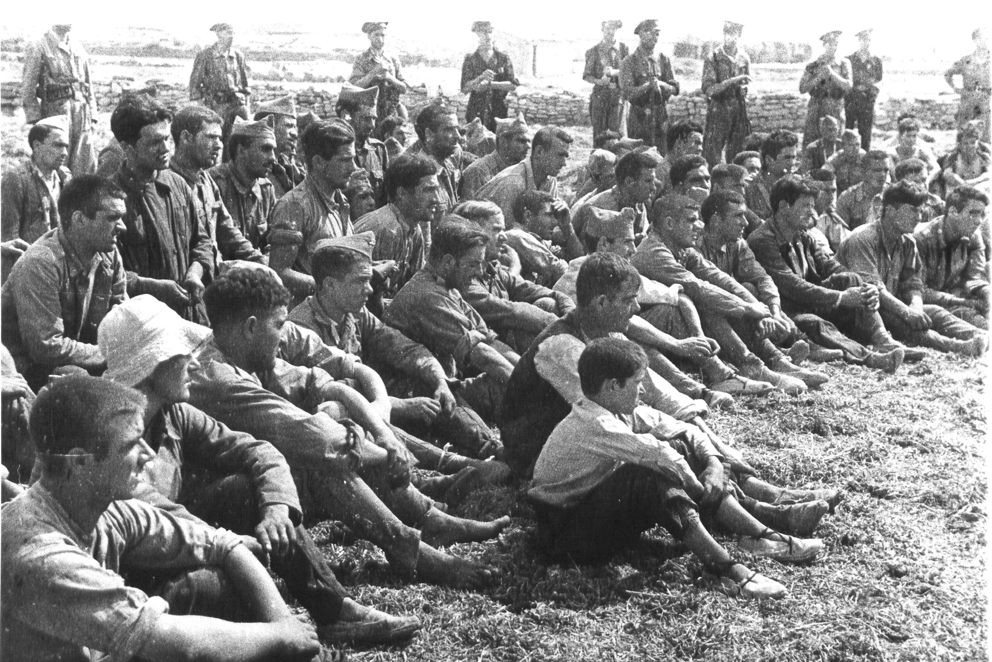 1937_Agusti_Centelles_001_Prisioneros_Nacionales_Quinto.jpg