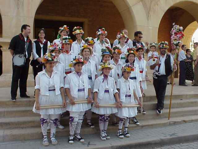 Cortes�as del Dance de Quinto ante Santa Ana